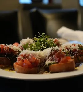 CAFE IL NIDO - Italian restaurant in Downtown Vancouver – fine dining dishes, interior photos, and ambiance.