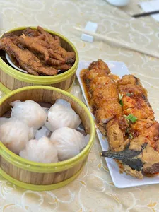 Grand Crystal Restaurant - Chinese restaurant in Burnaby – fine dining dishes, interior photos, and ambiance.