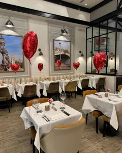 Paul Restaurant, Café and Bakery - Cafe restaurant in Downtown Vancouver – fine dining dishes, interior photos, and ambiance.