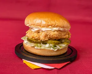 Hi Five Chicken East Broadway - Burger & Fried Chicken restaurant in Vancouver – fine dining dishes, interior photos, and ambiance.