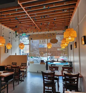 Sake Maki - Japanese & Sushi restaurant in Vancouver – fine dining dishes, interior photos, and ambiance.