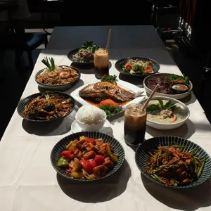 Sawasdee Thai Restaurant - Thai restaurant in Vancouver – fine dining dishes, interior photos, and ambiance.