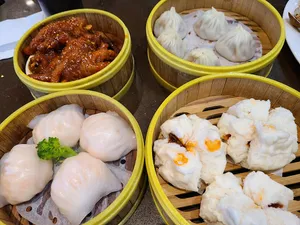 Neptune Palace Restaurant Surrey - Dim Sum restaurant in Surrey – fine dining dishes, interior photos, and ambiance.