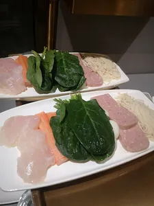 Haidilao Hotpot West Broadway Hot Pot restaurant in Vancouver – fine dining dishes, interior photos, and ambiance.