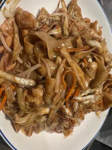 Mr.Shi Home Made Noodle - Chinese restaurant in Vancouver – fine dining dishes, interior photos, and ambiance.