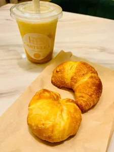 Castella Cheesecake Richmond Centre - Dessert restaurant in Richmond – fine dining dishes, interior photos, and ambiance.