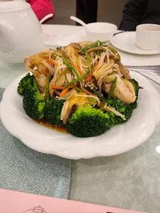 Neptune Wonton Noodle Surrey Central - Taiwanese & HK Cafe restaurant in Surrey – fine dining dishes, interior photos, and ambiance.