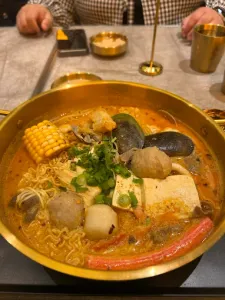 Grandjoy Hotpot - Hot Pot restaurant in Downtown Vancouver – fine dining dishes, interior photos, and ambiance.