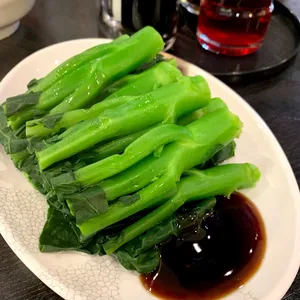 Neptune Wonton Noodle YVR Outlet - Taiwanese & HK Cafe restaurant – fine dining dishes, interior photos, and ambiance.