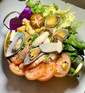Mala King Hot Pot - Hot Pot restaurant in Surrey – fine dining dishes, interior photos, and ambiance.