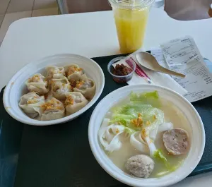 Ng Kee Cafe - Chinese restaurant in Richmond – fine dining dishes, interior photos, and ambiance.