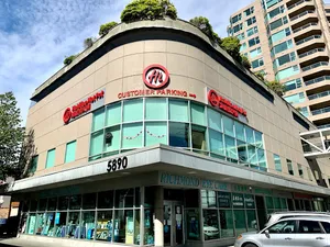 Haidilao Hotpot Richmond - Hot Pot restaurant in Richmond – fine dining dishes, interior photos, and ambiance.