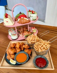 Hazukido Cafe Plus - Cafe restaurant in Richmond – fine dining dishes, interior photos, and ambiance.