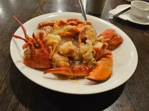 Grand Seasons Restaurant - Chinese restaurant in Coquitlam – fine dining dishes, interior photos, and ambiance.