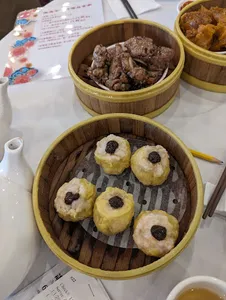 Haiyi Seafood Restaurant - Dim Sum restaurant in Vancouver – fine dining dishes, interior photos, and ambiance.