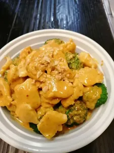 Papaya Hut Restaurant - Thai restaurant in Downtown Vancouver – fine dining dishes, interior photos, and ambiance.