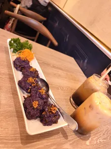 Review photo uploaded by Darren at Sawasdee Thai Restaurant