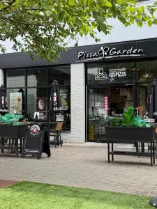 Pizza Garden Lougheed - Pizza restaurant – fine dining dishes, interior photos, and ambiance.