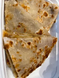 Review photo uploaded by Gloria at MaD Chicken Crystal mall