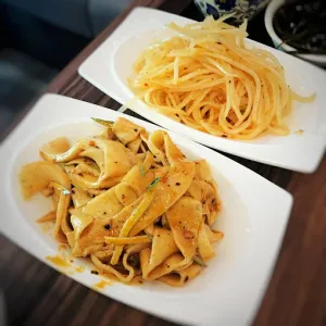 Noodle Arts - Chinese restaurant in Downtown Vancouver – fine dining dishes, interior photos, and ambiance.