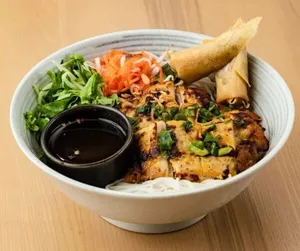 Madame Danh - Vietnamese restaurant in Vancouver – fine dining dishes, interior photos, and ambiance.