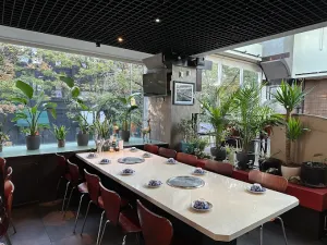 Crab Hot Lau Granville - Vietnamese restaurant in Vancouver – fine dining dishes, interior photos, and ambiance.