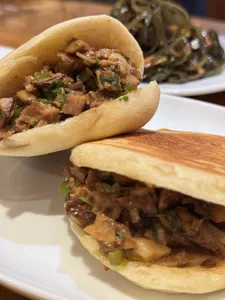 Mr.Shi Home Made Noodle - Chinese restaurant in Vancouver – fine dining dishes, interior photos, and ambiance.