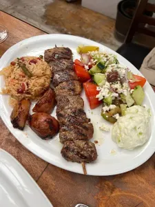 Vassilis souvlaki greek taverna - European restaurant in Burnaby – fine dining dishes, interior photos, and ambiance.