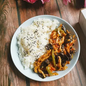 MaD Chicken SFU - Burger & Fried Chicken restaurant in Burnaby – fine dining dishes, interior photos, and ambiance.