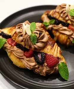 Cafe & Life - Cafe restaurant in Richmond – fine dining dishes, interior photos, and ambiance.