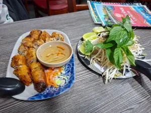 Pho Quynh Express Yaletown - Vietnamese restaurant in Downtown Vancouver – fine dining dishes, interior photos, and ambiance.