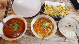 Review photo uploaded by lyflyflyfly at Delhi-6 Indian Bistro