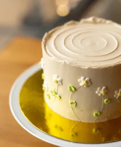 Picture of dish Earl Grey Flower Buttercream Cake at UNNI PASTRIES