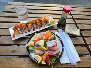 Big Bang Sushi - Japanese & Sushi restaurant in Downtown Vancouver – fine dining dishes, interior photos, and ambiance.