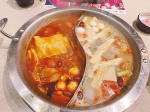 Liuyishou Hotpot Robson - Hot Pot restaurant in Downtown Vancouver – fine dining dishes, interior photos, and ambiance.