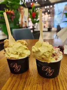 Bella Gelateria Metrotown - Dessert restaurant in Burnaby – fine dining dishes, interior photos, and ambiance.