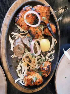 Review photo uploaded by Yi at Tandoori King