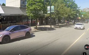 Liuyishou Hotpot Robson - Hot Pot restaurant in Downtown Vancouver – fine dining dishes, interior photos, and ambiance.