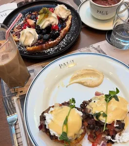 Paul Restaurant, Café and Bakery - Cafe restaurant in Downtown Vancouver – fine dining dishes, interior photos, and ambiance.