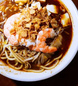 Shiok Canteen - Singaporean restaurant in New Westminster – fine dining dishes, interior photos, and ambiance.