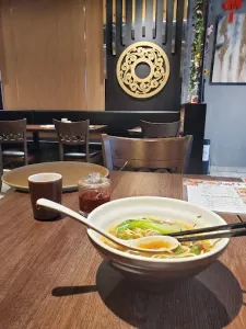 Dingding Restaurant - Chinese restaurant in Downtown Vancouver – fine dining dishes, interior photos, and ambiance.