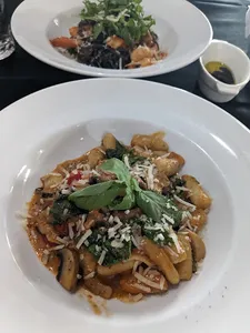 CAFE IL NIDO - Italian restaurant in Downtown Vancouver – fine dining dishes, interior photos, and ambiance.