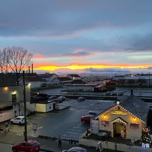 Anar - Middle Eastern restaurant in Richmond – fine dining dishes, interior photos, and ambiance.