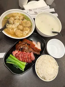 Neptune Wonton Noodle YVR Outlet - Taiwanese & HK Cafe restaurant – fine dining dishes, interior photos, and ambiance.