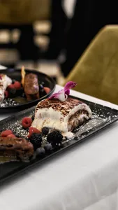 Paul Restaurant, Café and Bakery - Cafe restaurant in Downtown Vancouver – fine dining dishes, interior photos, and ambiance.