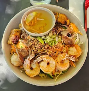 Pho Quynh Express Yaletown - Vietnamese restaurant in Downtown Vancouver – fine dining dishes, interior photos, and ambiance.