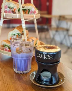 Saigon Bites Kingsway - South Asian restaurant in Burnaby – fine dining dishes, interior photos, and ambiance.