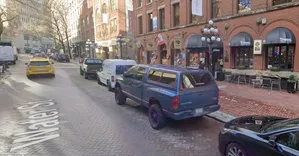 Poke N Chat - Asian restaurant in Downtown Vancouver – fine dining dishes, interior photos, and ambiance.