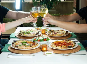 Pizza Garden Metrotown - Pizza restaurant in Burnaby – fine dining dishes, interior photos, and ambiance.