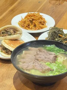 Mr.Shi Home Made Noodle - Chinese restaurant in Vancouver – fine dining dishes, interior photos, and ambiance.